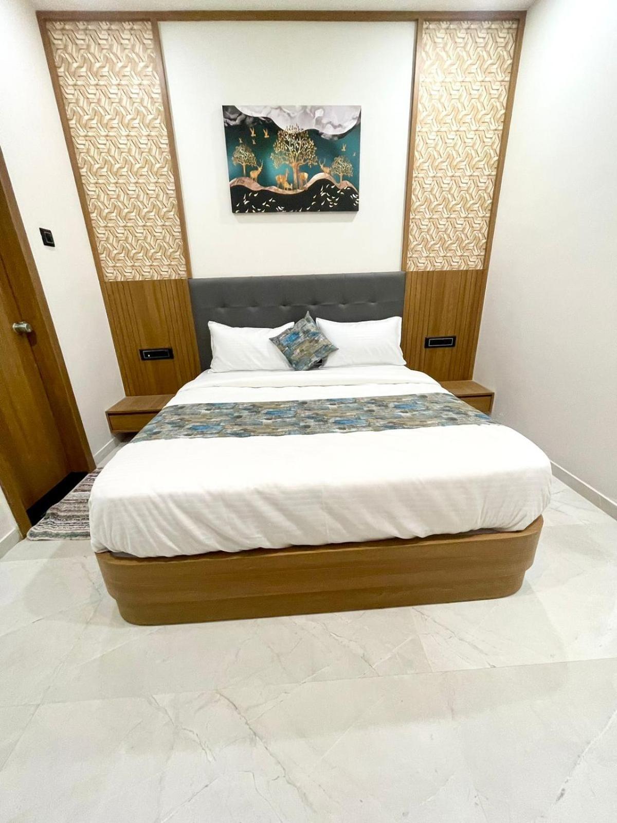 Hotel Royal Elite Rajkot Eksteriør bilde